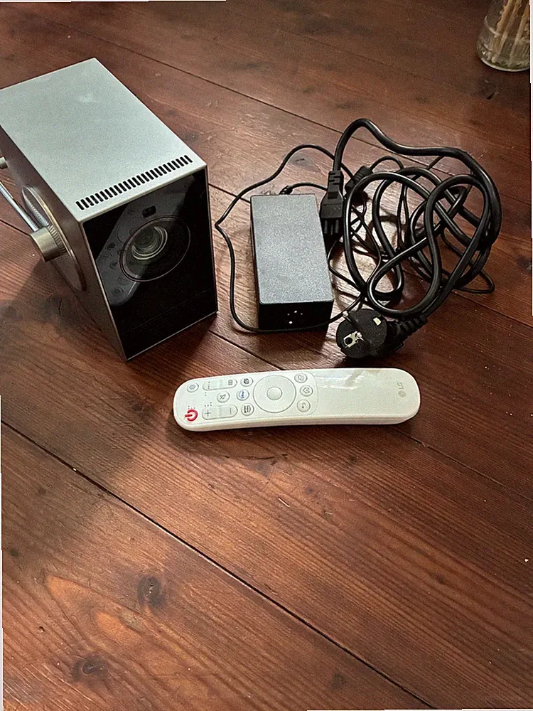 LG Cinebeam Q - Laserbeamer 4K