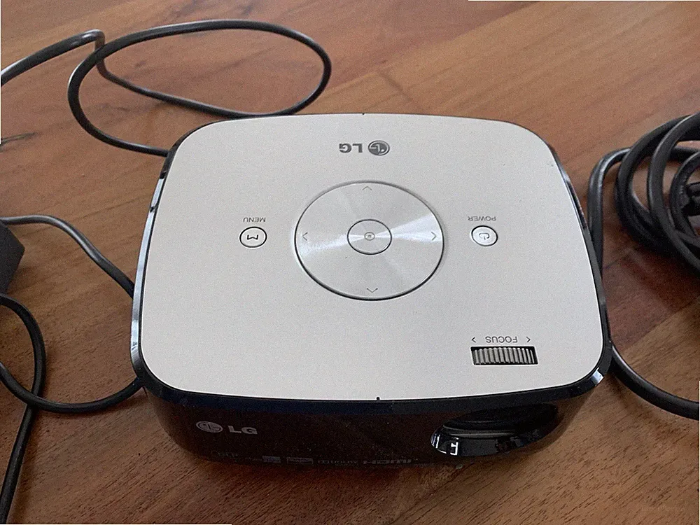 LG™ Electronics HX300G | LED Microportable DLP Projector | XGA 2000:1