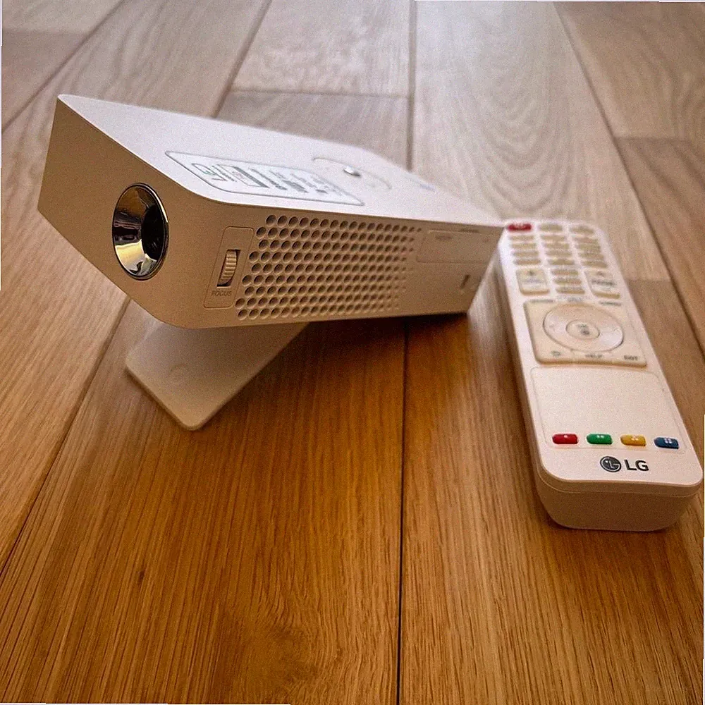 LG Electronics PH30JG MiniBeam Tragbarer LED-Projektor HD 720p 250 Lumen