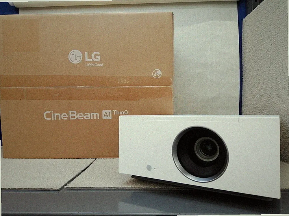 LG HU710PW 4K Laser Projektor 300" Leinwand Miracast Mobile Casting