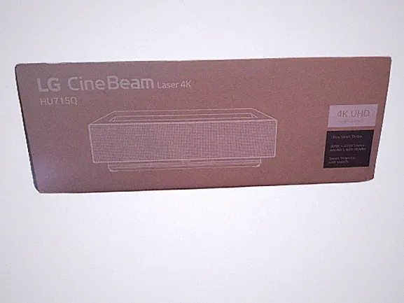 LG HU715QW CineBeam 4K UHD DLP Ultrakurzdistanz Beamer 2500 ANSI-Lumen 120 Zoll