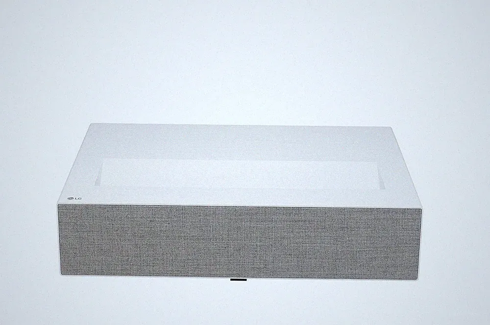 LG HU715QW CineBeam Ultrakurzdistanz Laser Beamer 2500 ANSI Lumen
