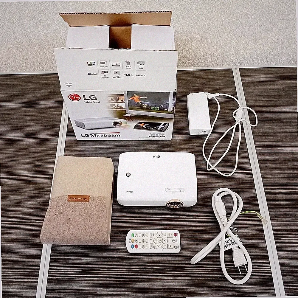 LG Minibeam PH550G Tragbarer Mini Projektor Weiß Top Zustand