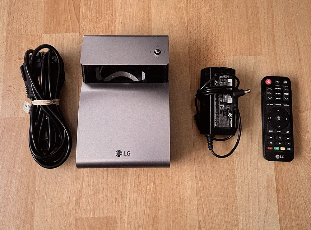 LG PH450UG Akku 3D LED Ultrakurzdistanz Beamer