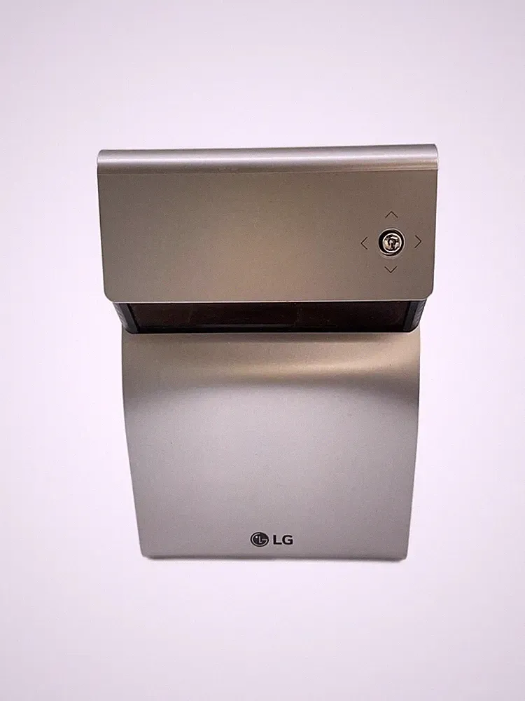 LG PH450UG LED Ultra-Kurzdistanzprojektor gebraucht aus JAPAN schneller Versand