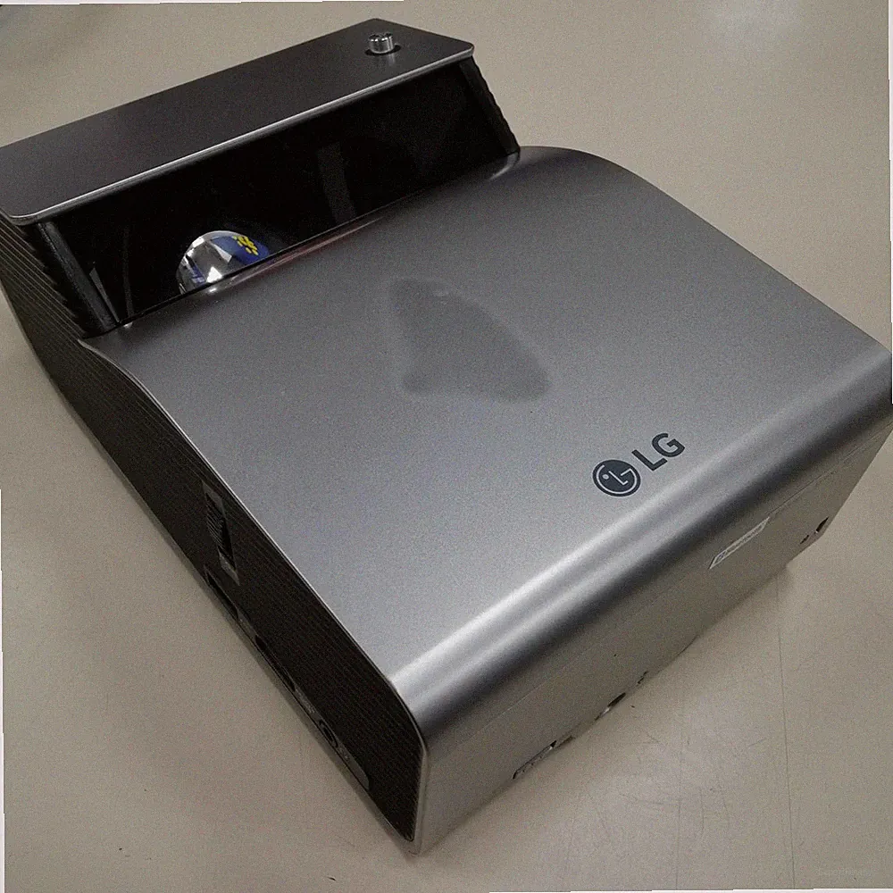 LG PH450UG Tragbarer LED-Ultra-Kurzdistanzprojektor Silber Funktioniert Bestä...