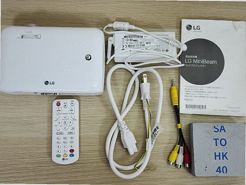 LG PH550G LED Tragbarer DLP-Projektor 720p HDMI Bluetooth Integrierter Akku