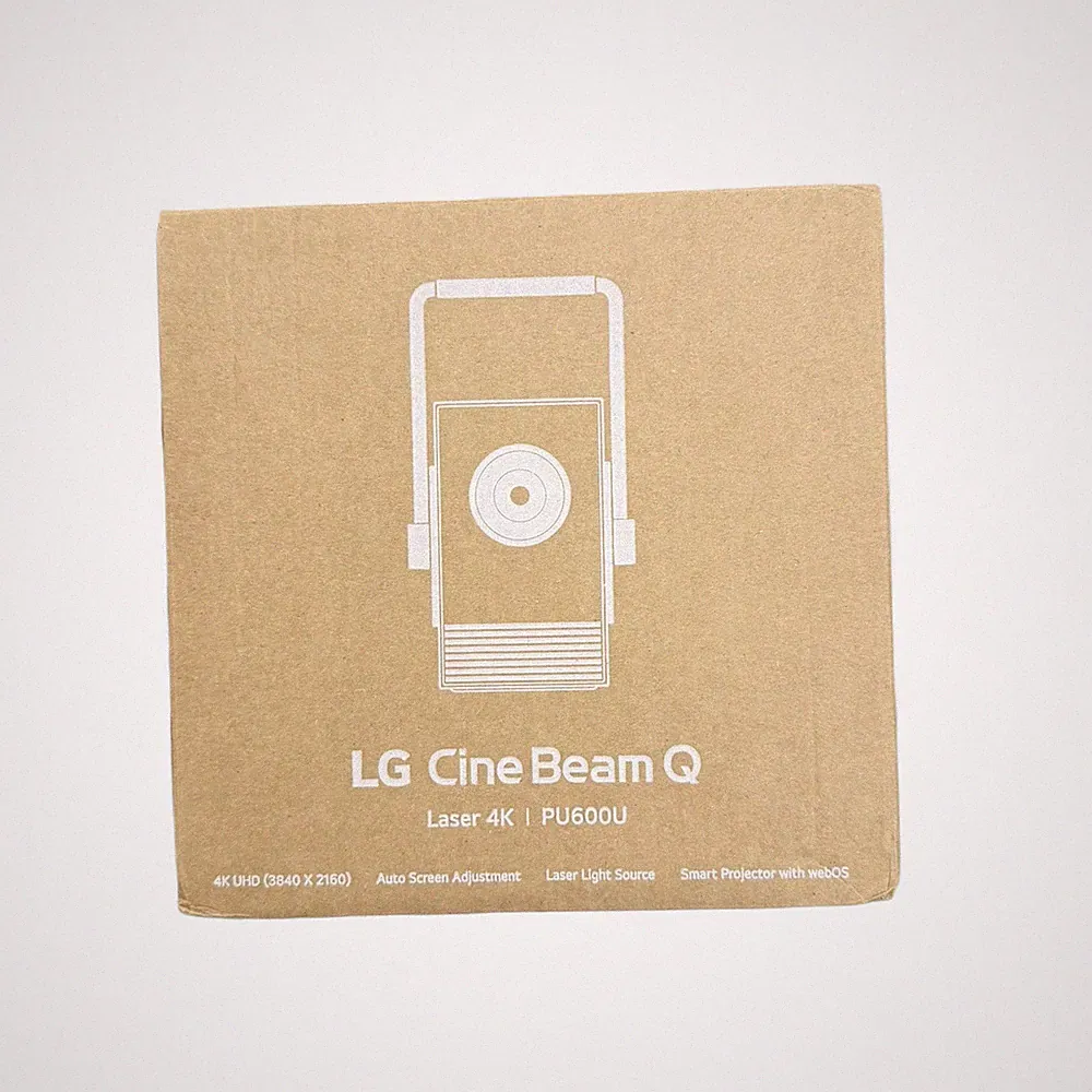 LG PU600U CineBeam Q 4K UHD RGB-Laser Beamer 600 ANSI-Lumen 120 Zoll webOS 24