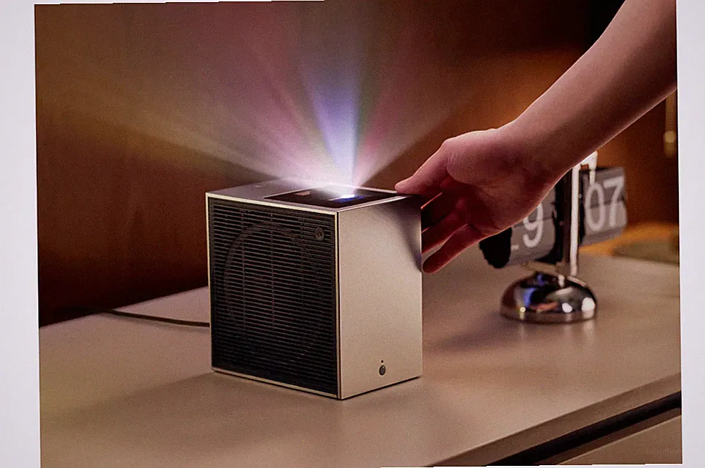 LG PU615U CineBeam S 4K UST Laser-Projektor mit Dolby Atmos & 100" Bild