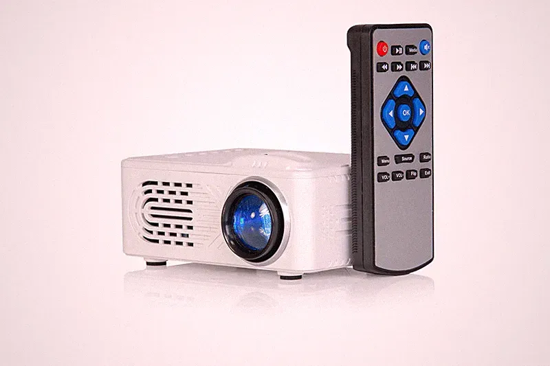 LTC LED-VIDEO-PROJEKTOR VP30-BAT Akku Fernbedienung USB/TF/AV-Eingänge