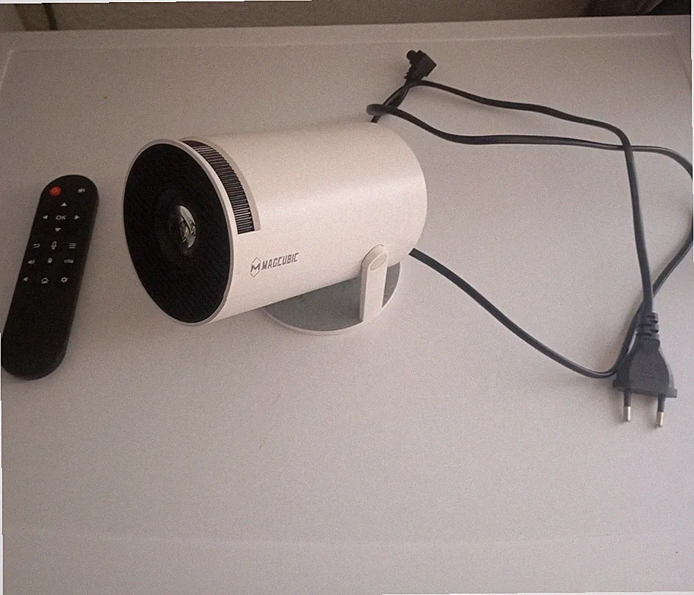 MAGCUBIC Heimkino-Beamer Desktop-Projektor Weiß mit Fernbedienung