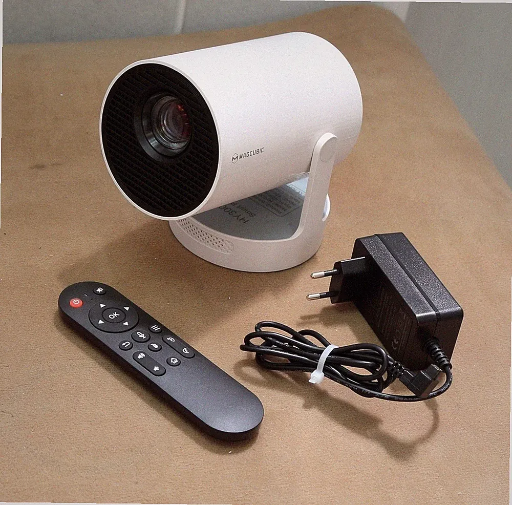 Magcubic HY300Ultra Mini-Smart Beamer weiss Projektor 260 ANSI 720P Motor-Fokus