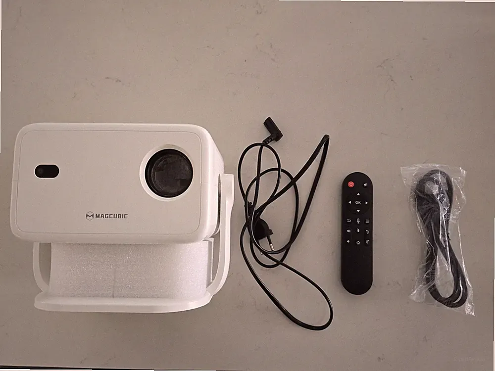 Magcubic L018 Beamer 1080P Full HD Smart Projector WiFi 6 BT Neu