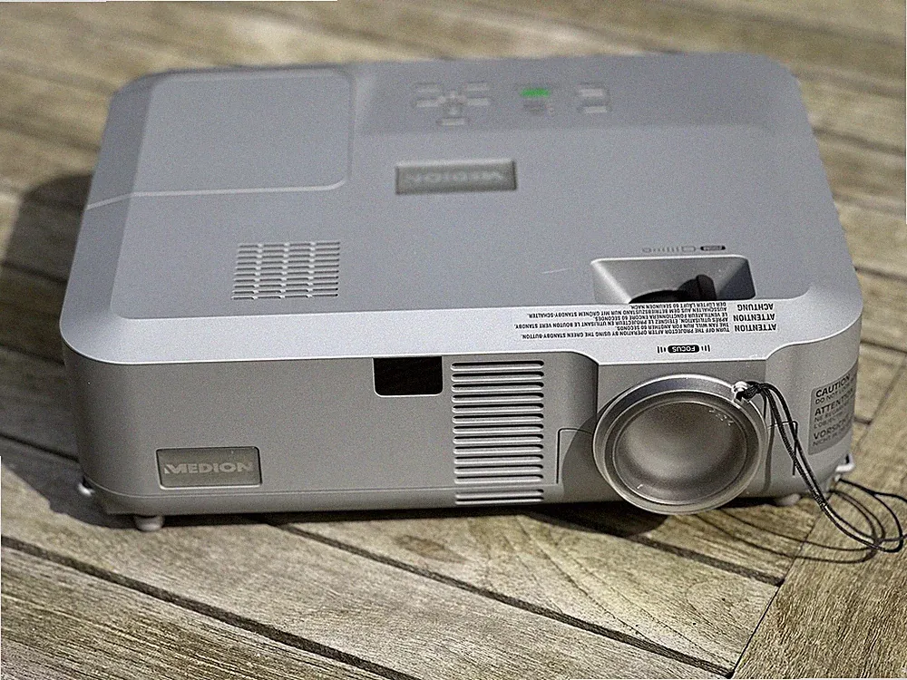 MEDION MD 2950 NA LCD Beamer Projektor SVGA 1200 ANSI Tasche Zubehör