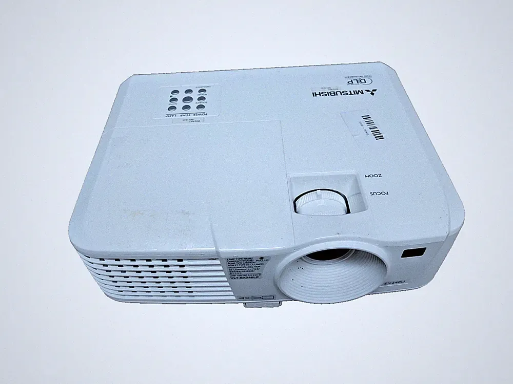 Mitsubishi EX240U DLP Projektor 2500 Lumen HDMI 1080p/60 3D Ready getestet