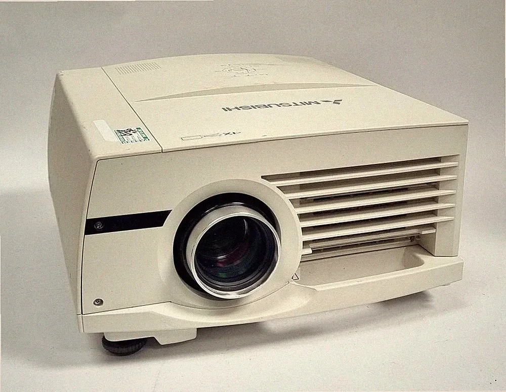 MITSUBISHI FL7000U 5000 Lumen 3LCD 1920x1080 Projektor Mit OL-X500TZ Linse