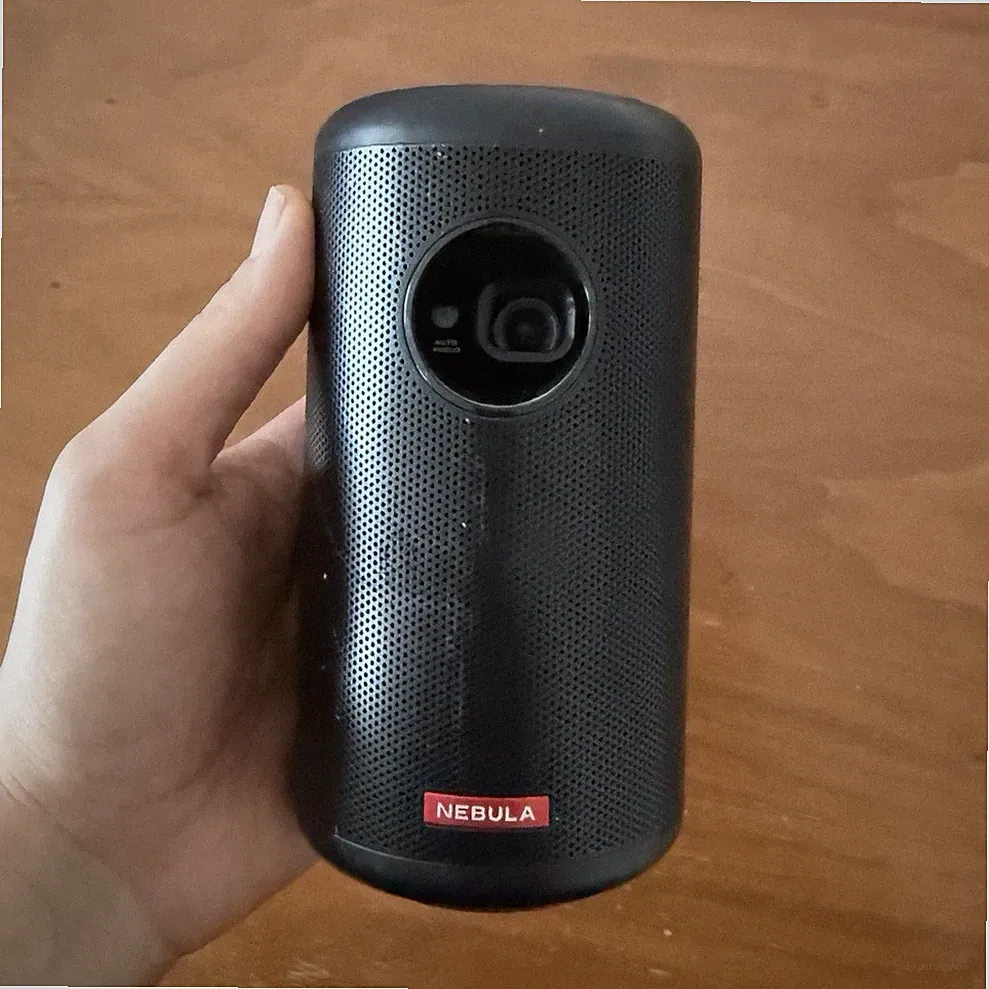 Nebula Capsule tragbarer Beamer Schwarz mit Lautsprecher, HDMI & USB