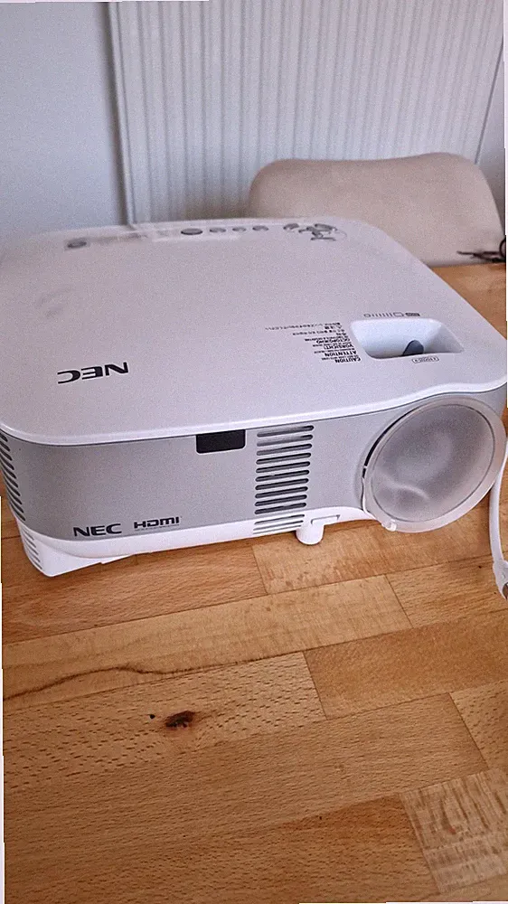 NEC Beamer Modell NP905 Weiß