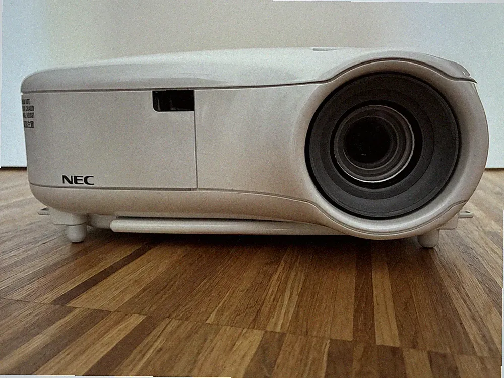 NEC-Business-Beamer LT380-guter Zustand-inkl.Fernbedienung-voll funktionstüchtig