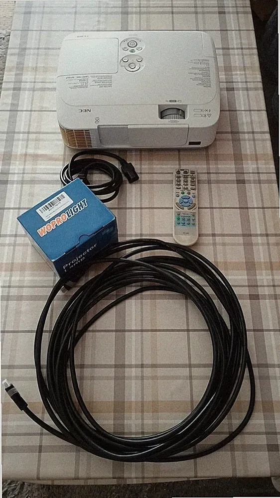 NEC M311W FULL HD LCD Beamer + Zubehör