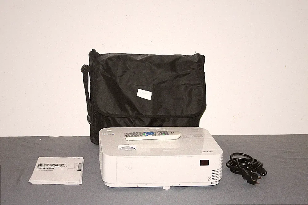 NEC M402H Full HD 3D Professional Beamer – 4.000 ANSI Lumen – inkl. FB#1425h