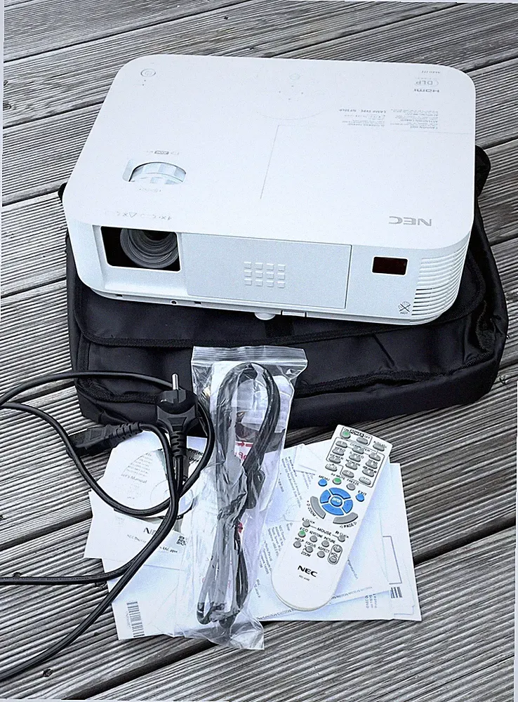 NEC M403H FULL HD 3D Professional Desktop Projektor Heimkino Beamer 800h