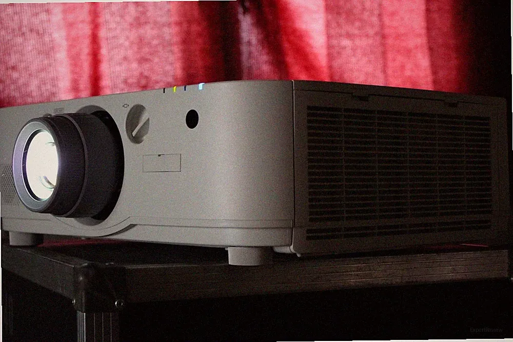 *NEC NP-PA522U+NP13ZL*3D 4k Beamer Projektor projector 5200lm 5000:1 HDMI 427h