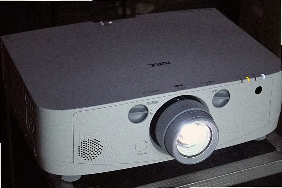 *Nec NP-PA600X+NP13ZL*Event-Beamer Projektor projector 6000 ANSI HDMI L.-Shift