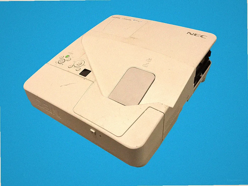 NEC NP-UM301X Ultra-Short-Throw 3LCD Beamer 3000 ANSI Lumen HDMI Gebraucht