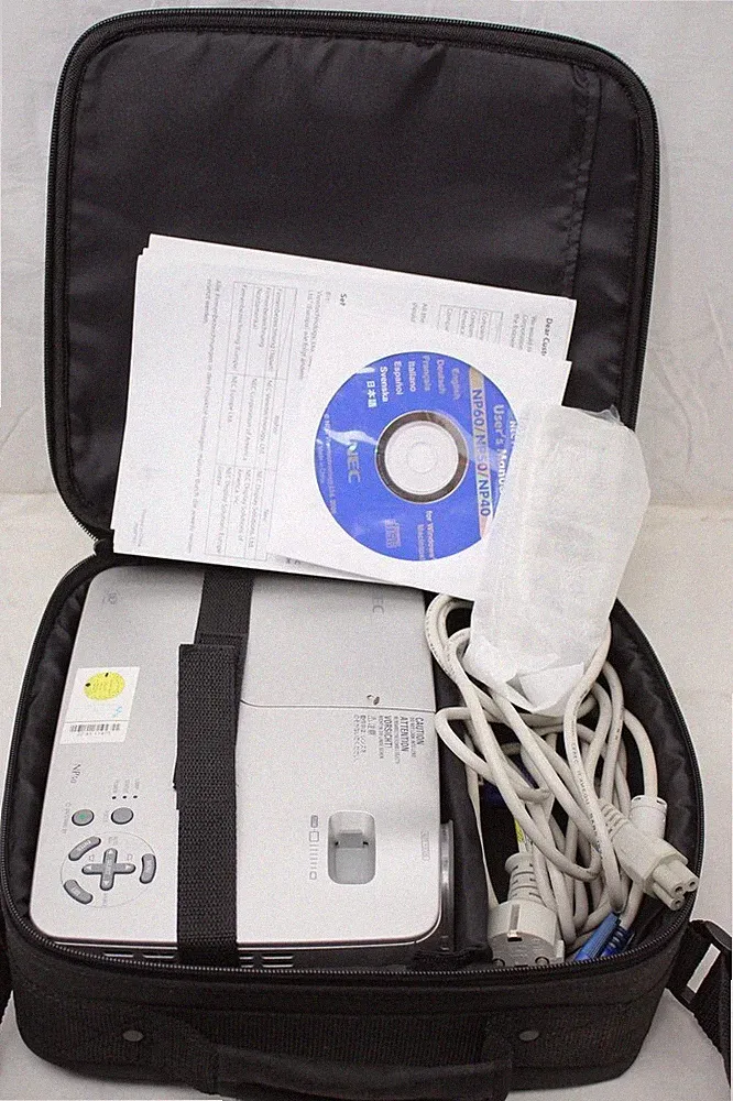 *NEC NP50G*DLP Beamer Projektor projector 2600 Lumen 1600:1 Autofokus 1,6kg mini