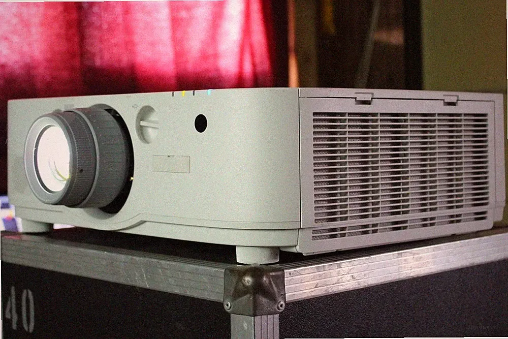 5000:1 4K Beamer