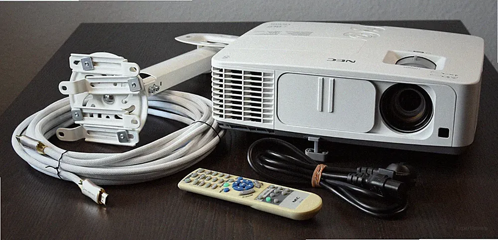 NEC PE401H | Beamer | Professional Projektor | FullHD | 4000 Lumen | Komplettset