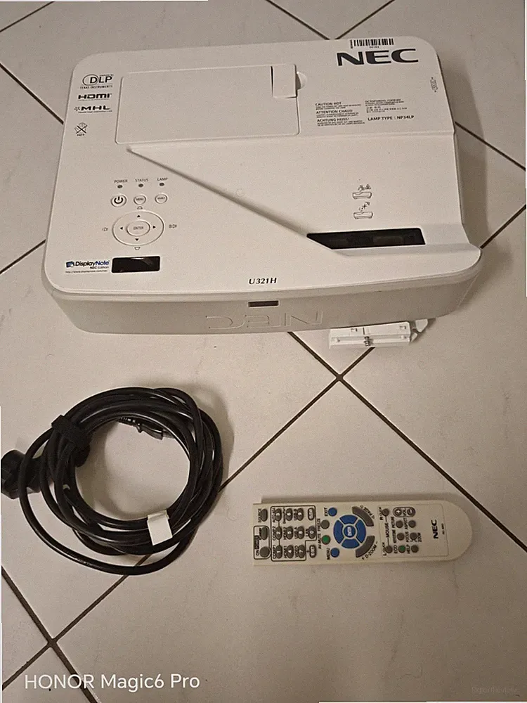 NEC U321H Ultra Kurzdistanz Beamer