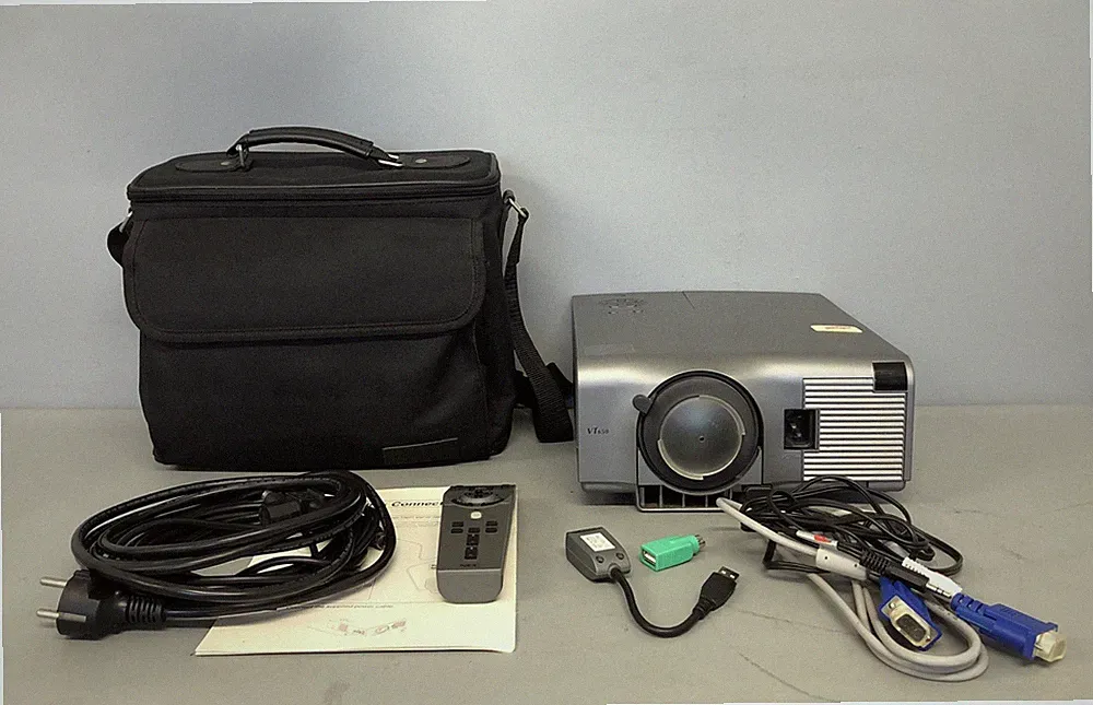 Nec VT650 | LCD Beamer | Projektor | 1500 Lumens | VGA | mit Tragetasche #1