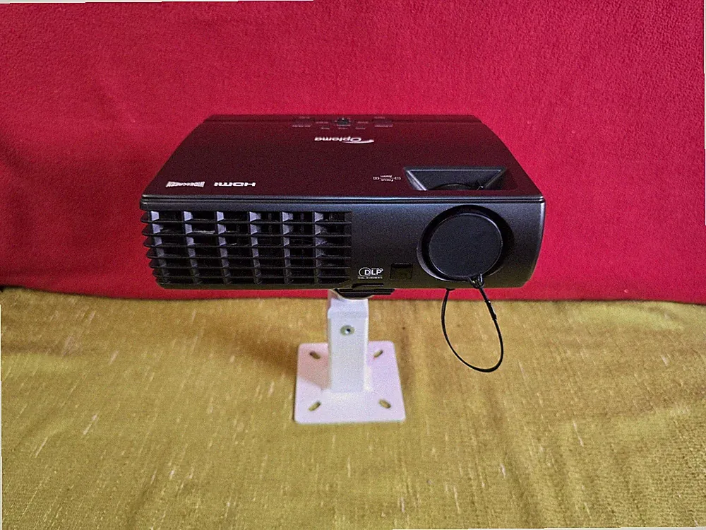 Optoma Beamer DAEPGLKGp DLP PROJECTOR Getestet #K