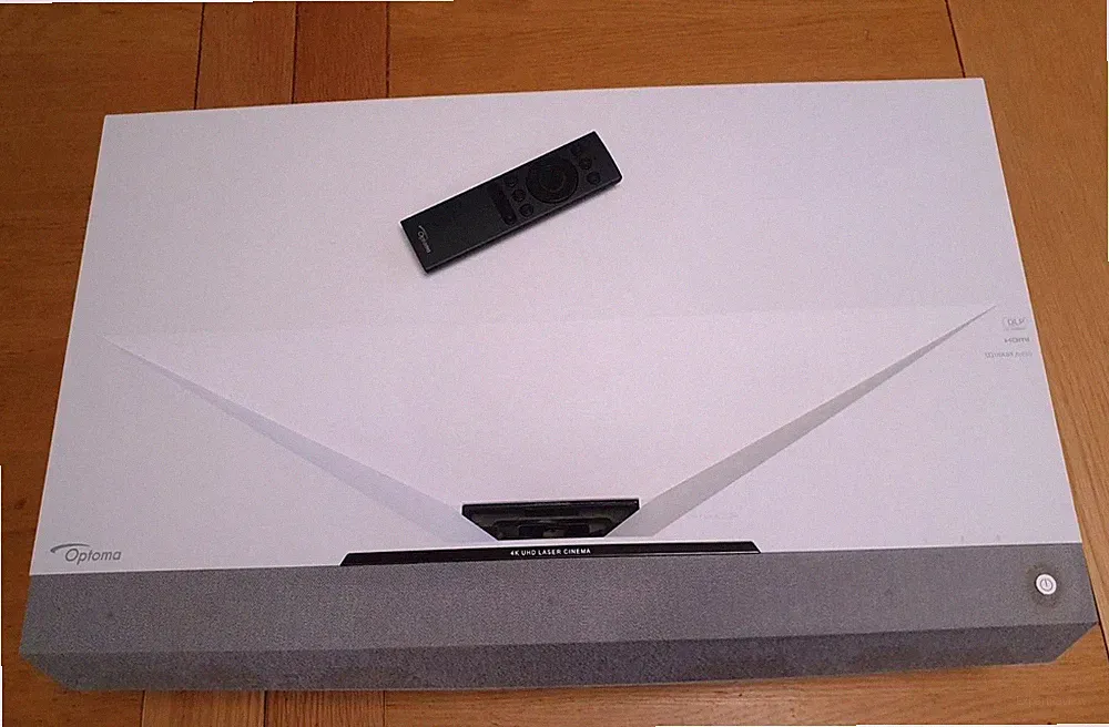 Optoma Cinema X P2 Kurzdistanzbeamer / UST-Beamer - NUR 4660 Betriebsstunden