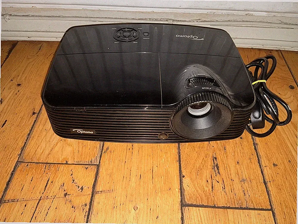 Optoma DS330 DAESNZGU Full 3D SVGA DLP HDMI Projektor neue Lampe montiert Null Stunden