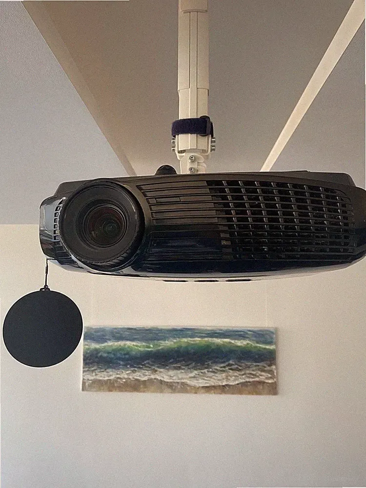 Optoma EH1020 Full-HD Beamer + hochwertige Deckenhalterung – top Zustand!