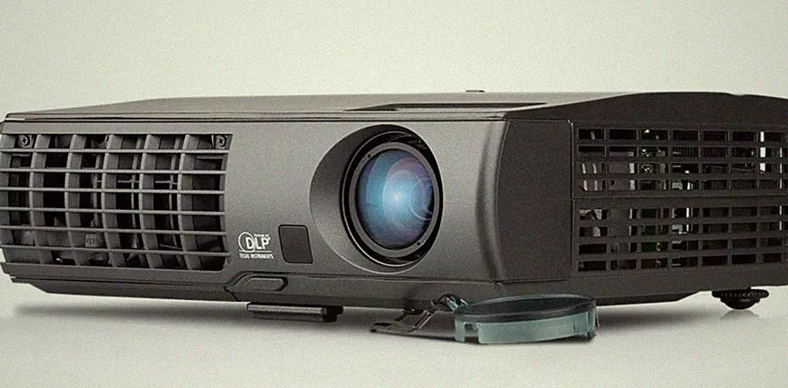 Optoma EW1691e - mit Tasche, Fernbedienung, Stromkabel, VGA Kabel