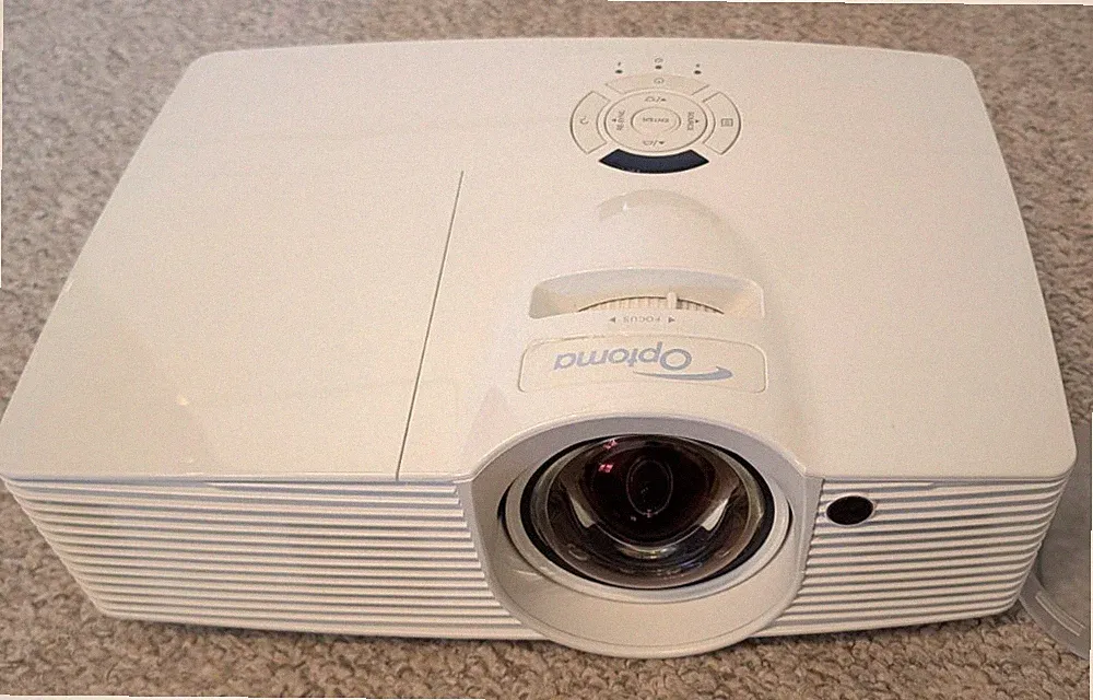 Optoma GT1080 Kurzdistanz DLP Beamer, Full 3D 1080p, nur 580h