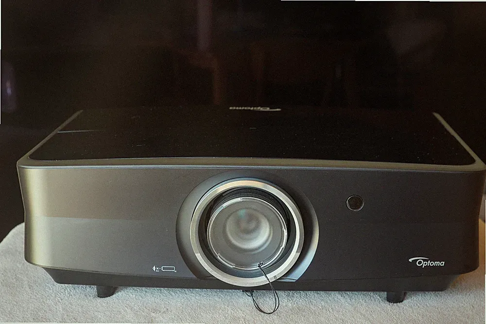 Optoma Laser-Beamer DLP 4K UHZ65 schwarz