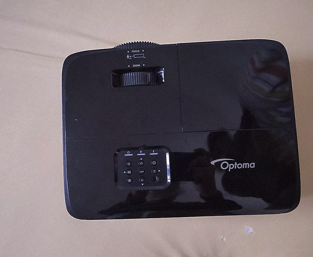 Optoma VDHDNTe HDMI 1080P Full 3D DLP-Projektor Beamer / nur 95h Lampenstunden!