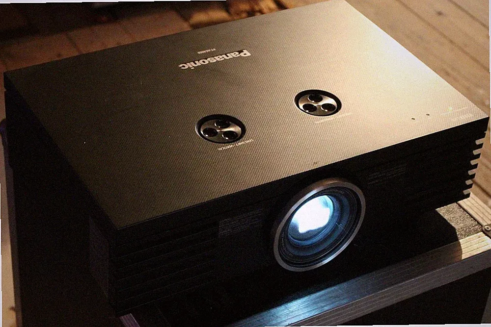 *Panasonic PT-AE3000E*Heimkino Beamer Projektor 60000:1 Lens-Shift 1080p 1600lm