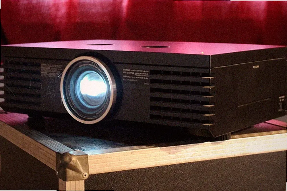 *Panasonic PT-AE4000E*Heimkino Beamer Projektor 100000:1 Lens-Shift 1080p 1600lm