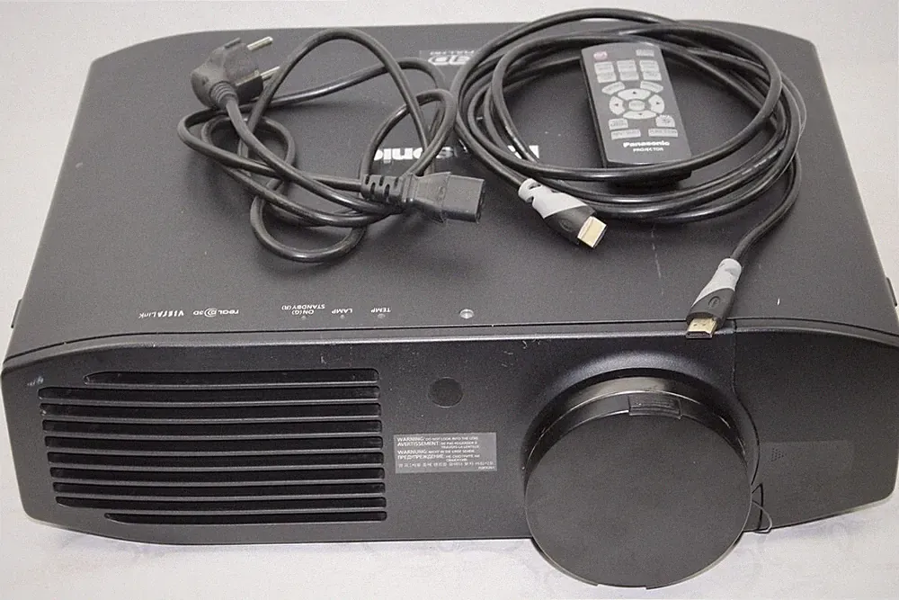 *Panasonic PT-AE7000U(PT-AT5000E)*Heimkino LCD Beamer Projektor 300000:1 1080p