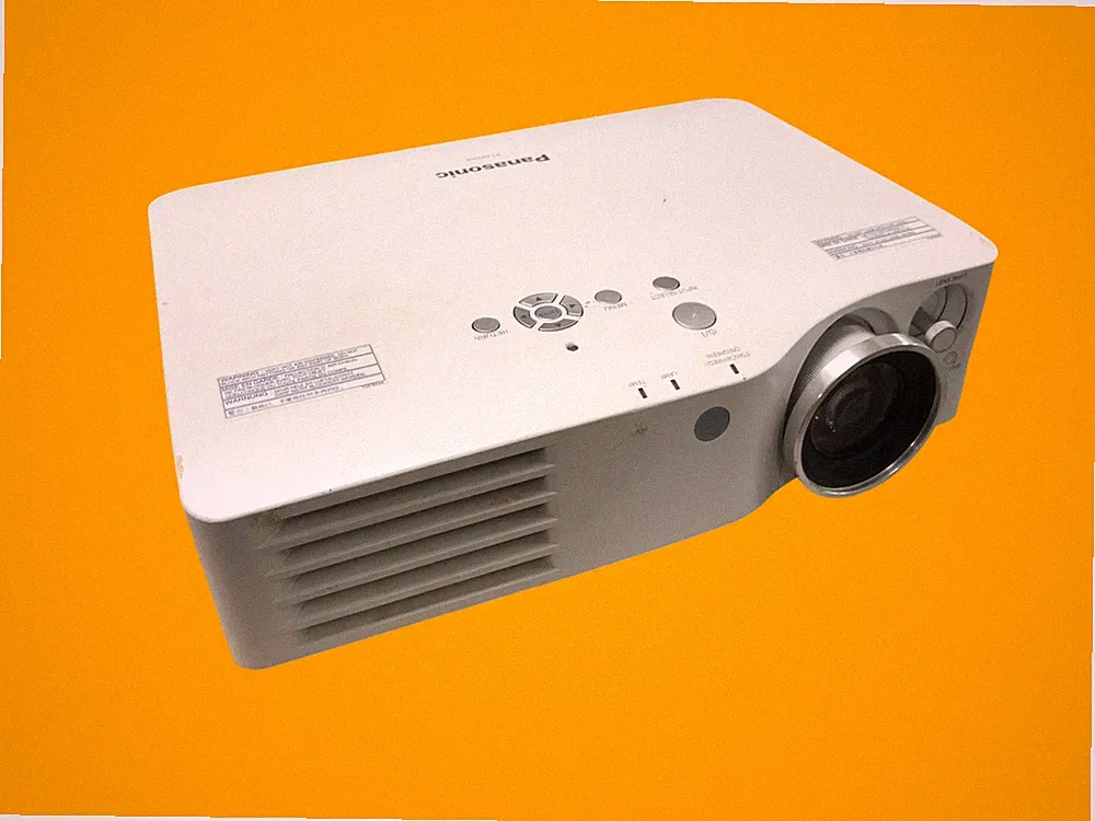 Panasonic PT-AX200E 3LCD Beamer 2000 ANSI Lumen 2380 Std Lampenwarnung