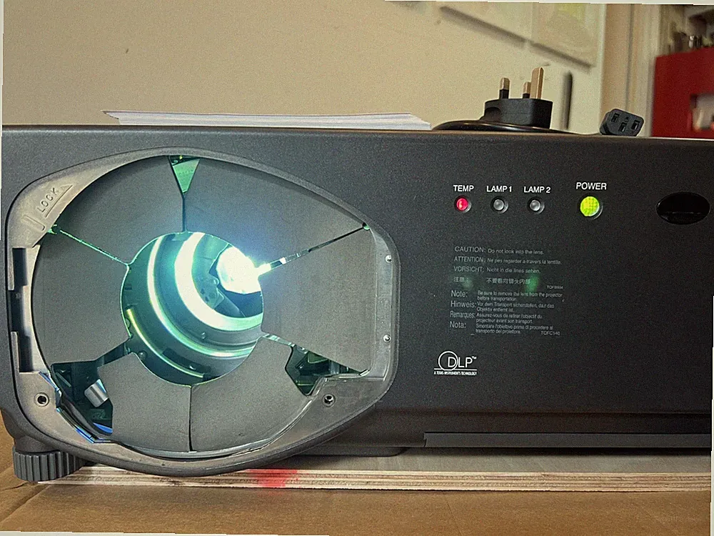 VGA Stationärer Beamer