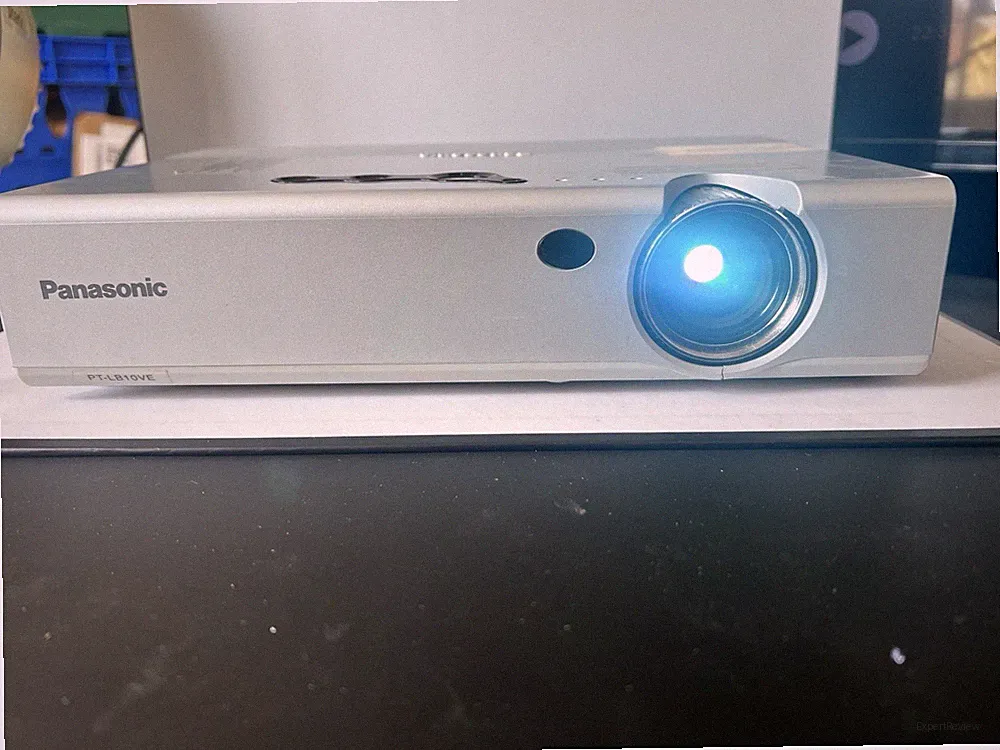 Panasonic PT-LB10VE LCD Projektor VGA AV getestet funktioniert Stromkabel