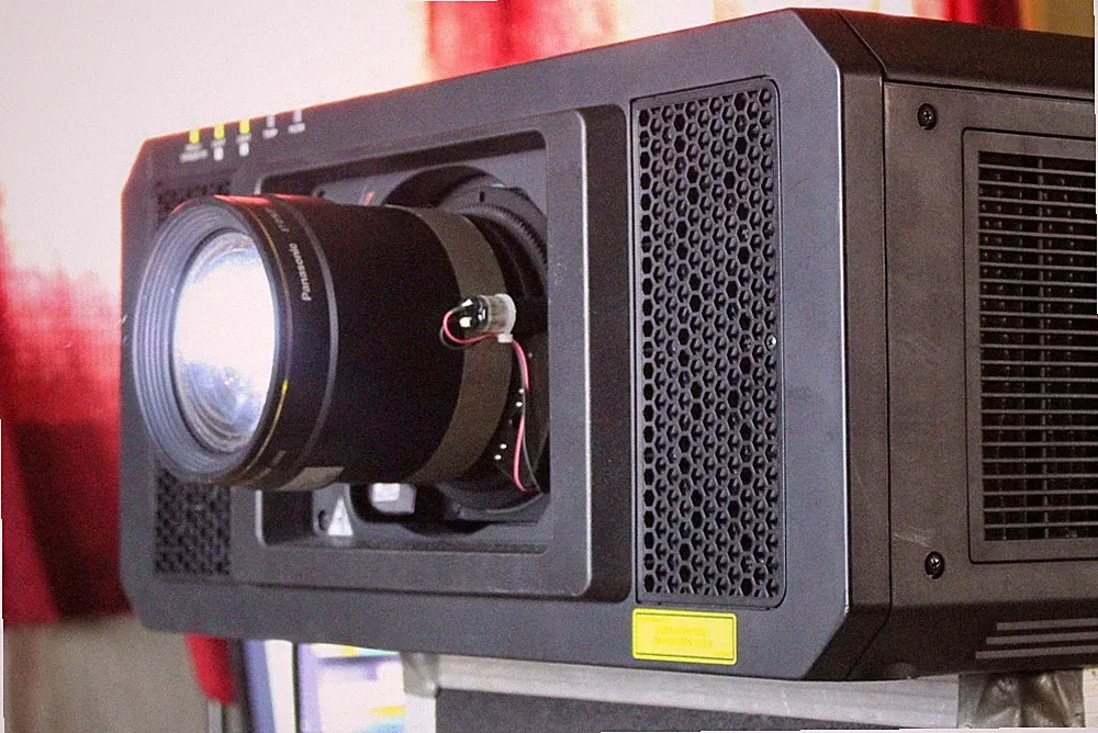 *Panasonic PT-RZ12K*3DLP Laser Beamer Projektor 12000Ansi projector