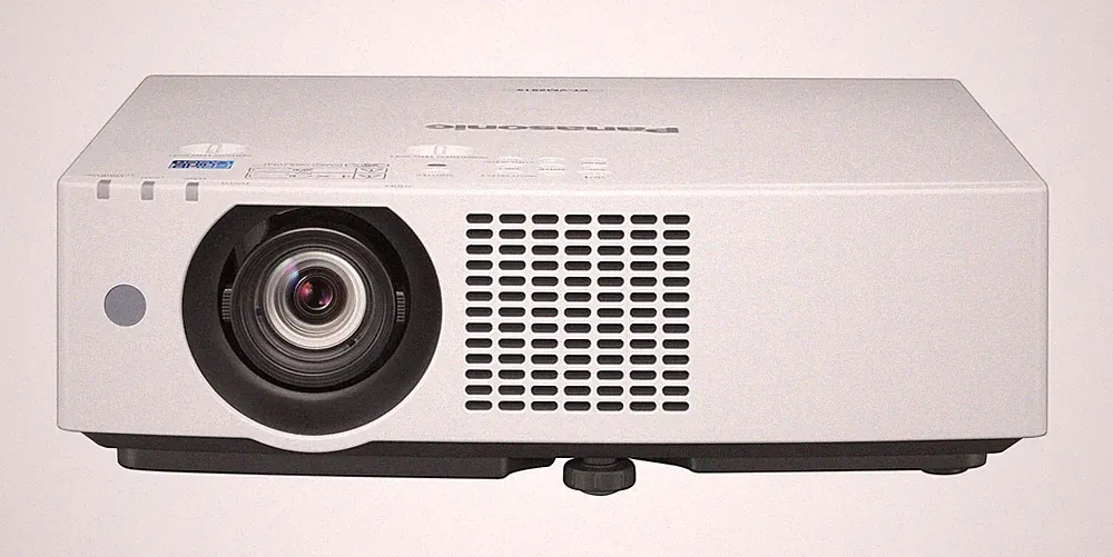 Panasonic PT-VMZ51SEJ LCD Laser Beamer 5200 Lumen